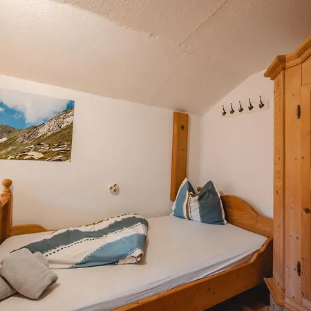 Alte Sahnealm By Interhome * 홀레르스바흐 임 핀츠가우